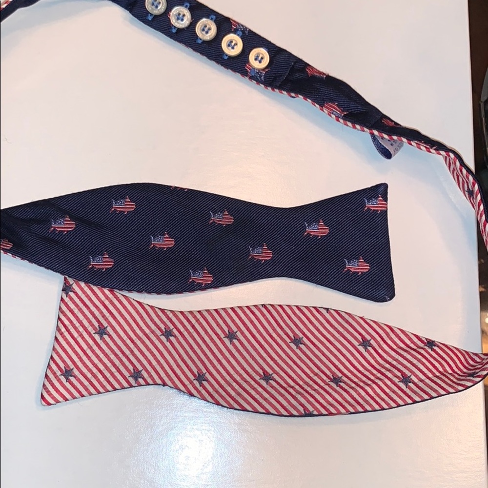 Men’s Southern tide two-sided bow tie